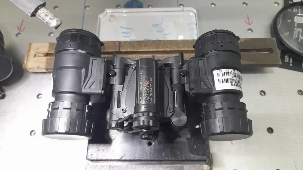 Πλήρης χάραξη MOPA laser σε σώμα διόπτρας νυχτερινής όρασης THEON από ULTEM 2100